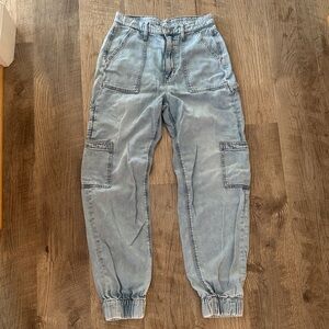 American Eagle Outfitters Light Blue Straight Leg Jeans